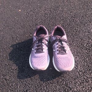 Women’s New Balance Sneakers